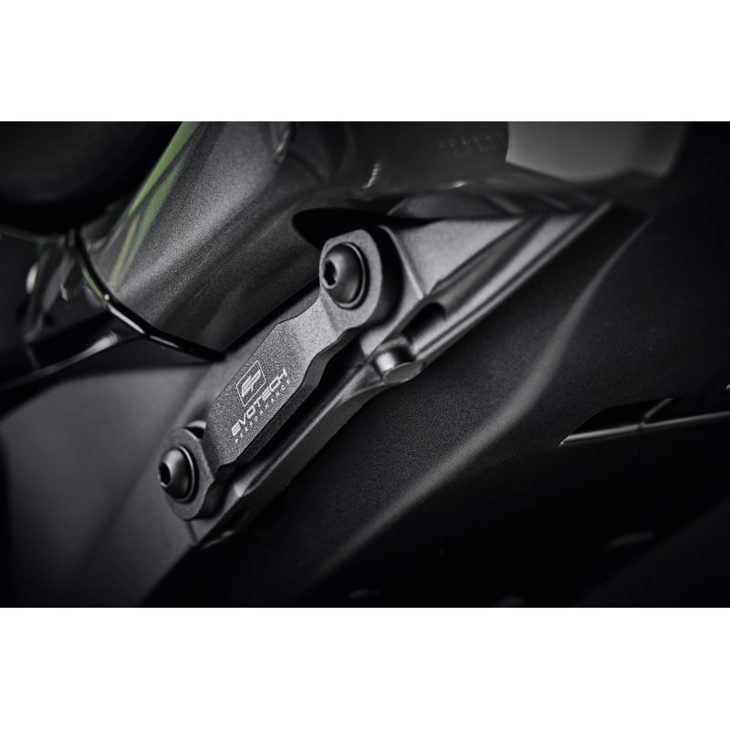 Kawasaki ZX6R 2009+ Staffe Rimozione Pedane