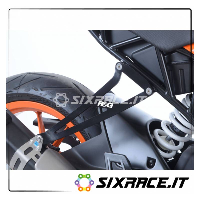 Staffa supporto scarico + piastra fori pedane posteriori KTM RC 125 17- / RC 3