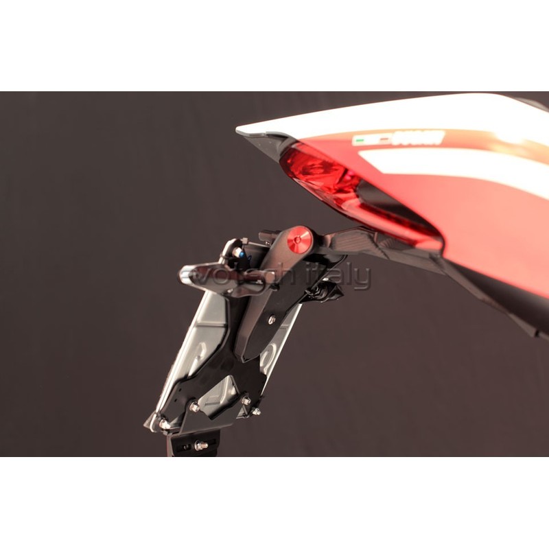 Lamierino copri cablaggio portatarga nero opaco BETA