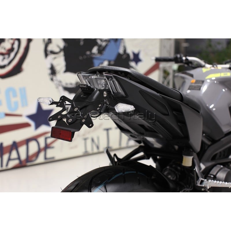 Portatarga regolabile Yamaha MT-09 17-20