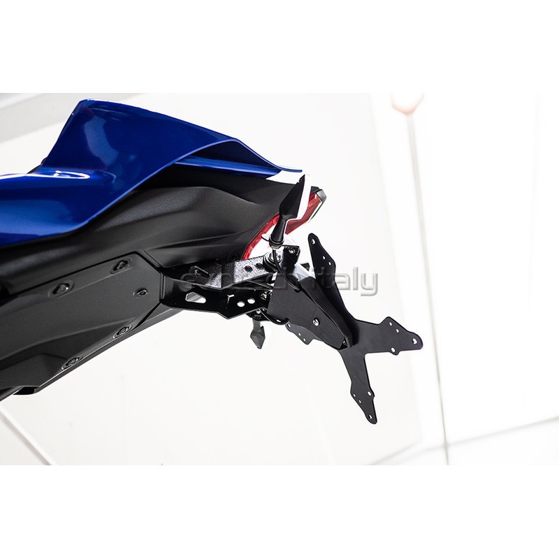 Portatarga regolabile Yamaha R7 21-25