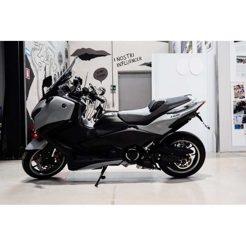 Portatarga regolabile Evotech Yamaha T-Max 560