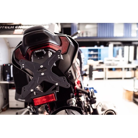 Portatarga regolabile Evotech Kawasaki Z900 2025-26