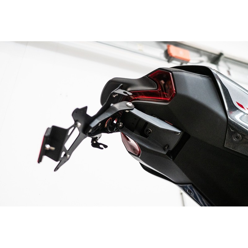 Portatarga regolabile Evotech Kawasaki Z900 2025-26
