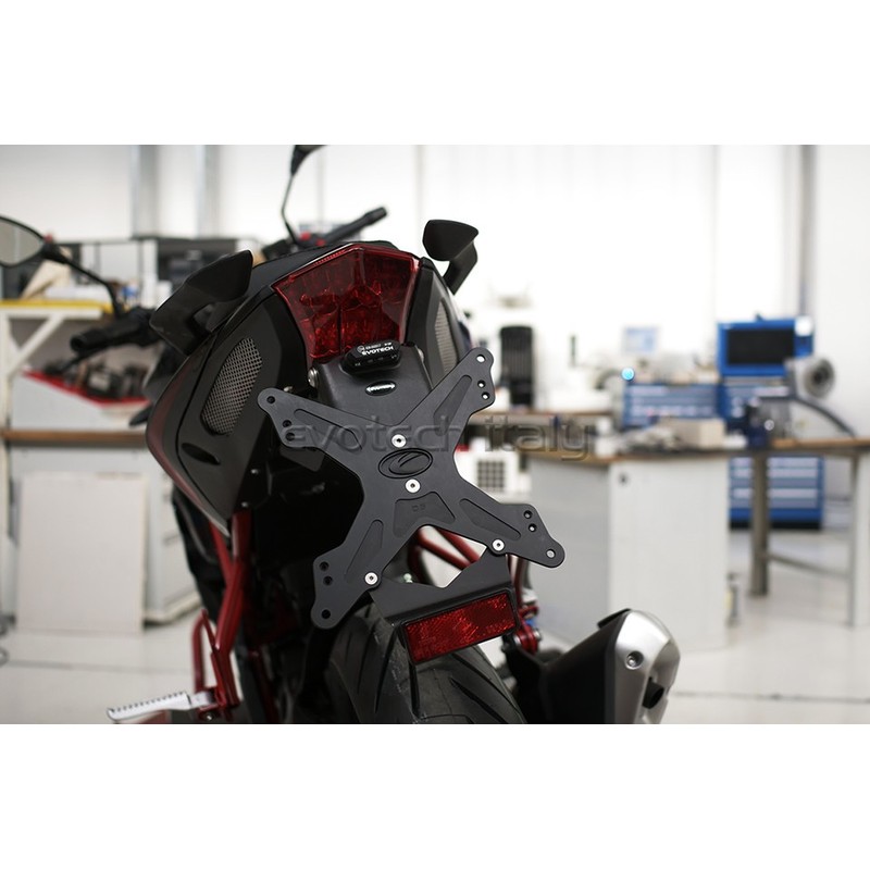 Portatarga regolabile Benelli BN 125 21-25