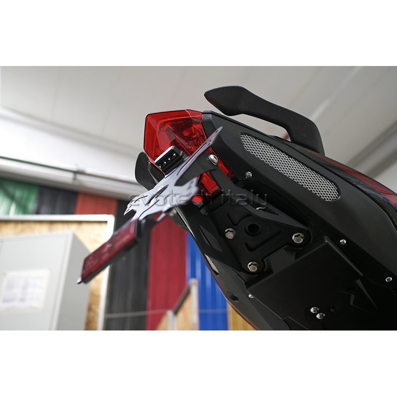 Portatarga regolabile Benelli BN 125 21-25