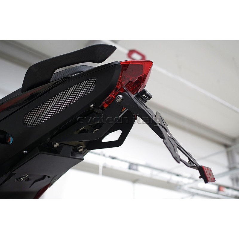 Portatarga regolabile Benelli BN 125 21-25