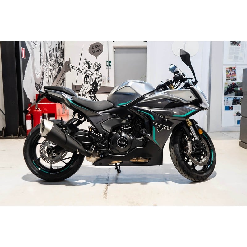 Portatarga regolabile Benelli Tornado 550