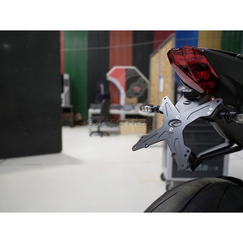 Portatarga Triumph Street Triple 765 R/ S/ RS 17-26 Premium Version
