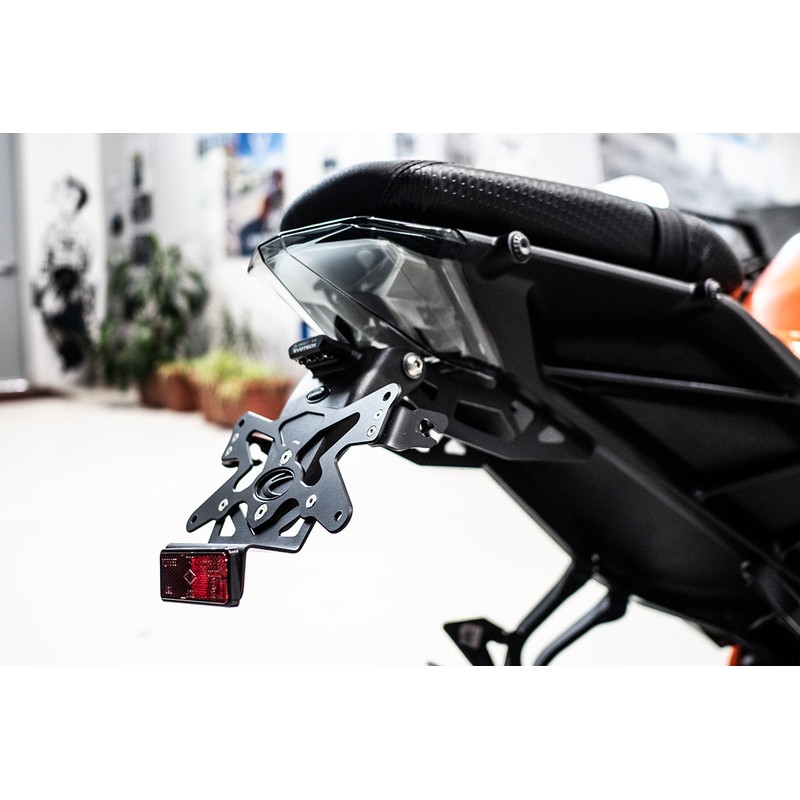 Portatarga regolabile Ktm 125 / 390 Duke 24-25