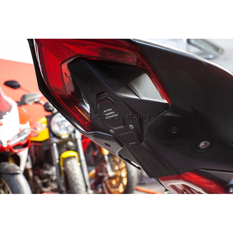 Tappo vano portatarga e optional Go-Pro Ducati Panigale V4