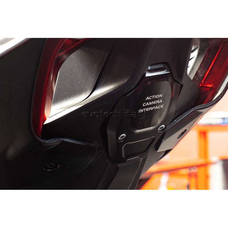 Tappo vano portatarga e optional Go-Pro Ducati Panigale V4