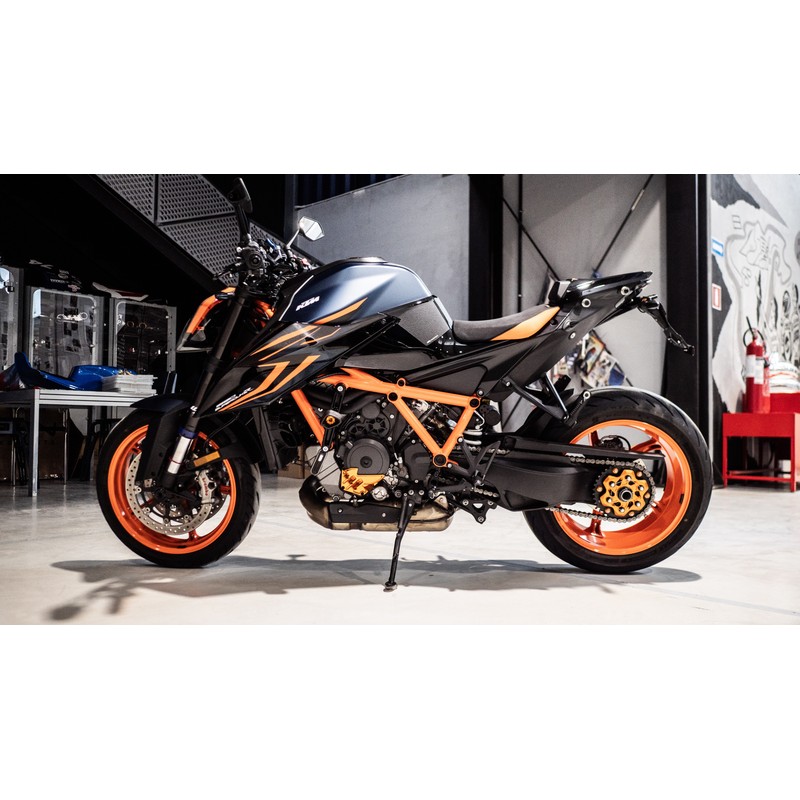 Kit portacorona, dadi corona e dado portacorona Ktm 1290 Superduke R / GT