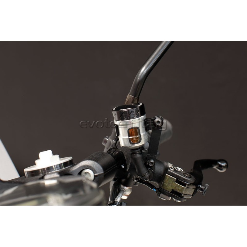 Staffa adattamento serbatoio liquido frizione Husqvarna Vitpilen 701