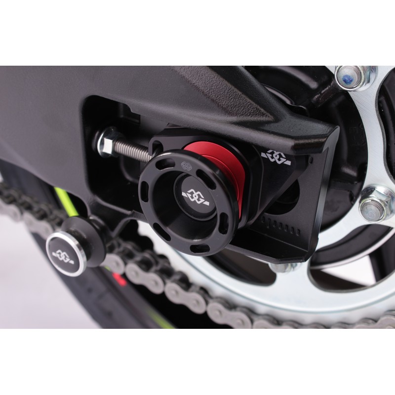 GTGTA-R-S02-B Crash Posts GTA Rear Wheel Pivot Quick Release Kit Suzuki GSX S 1000 GT 1000 2021+ GIL