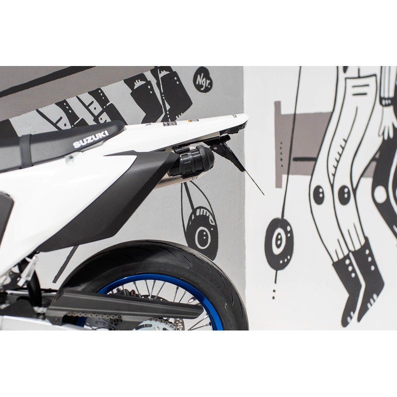 ESTR-0322 Porta matrícula Evotech Suzuki DR-Z4 SM 25-26