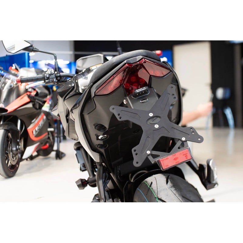 ESTR-0429 Portatarga regolabile Evotech Kawasaki Z650/ Z650 S