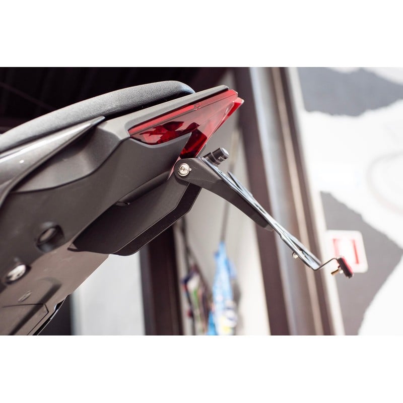 ESTR-0429 Regulowany uchwyt tablicy rejestracyjnej Evotech Kawasaki Z650/ Z650 S