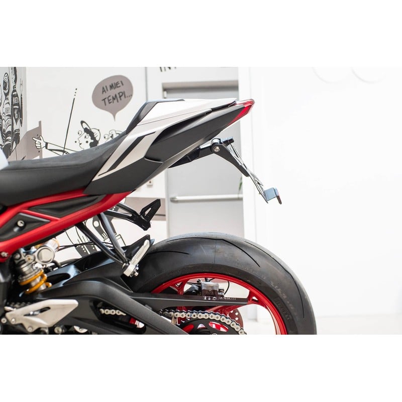 ESTR-0751 Uchwyt na tablicę rejestracyjną Triumph Street Triple 765 R/ S/ RS/ RX 17-26 Premium Versi
