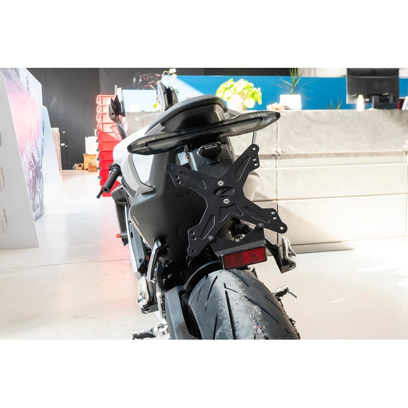ESTR-1504 Kennzeichenhalter Cf Moto 675 SR-R 25-26
