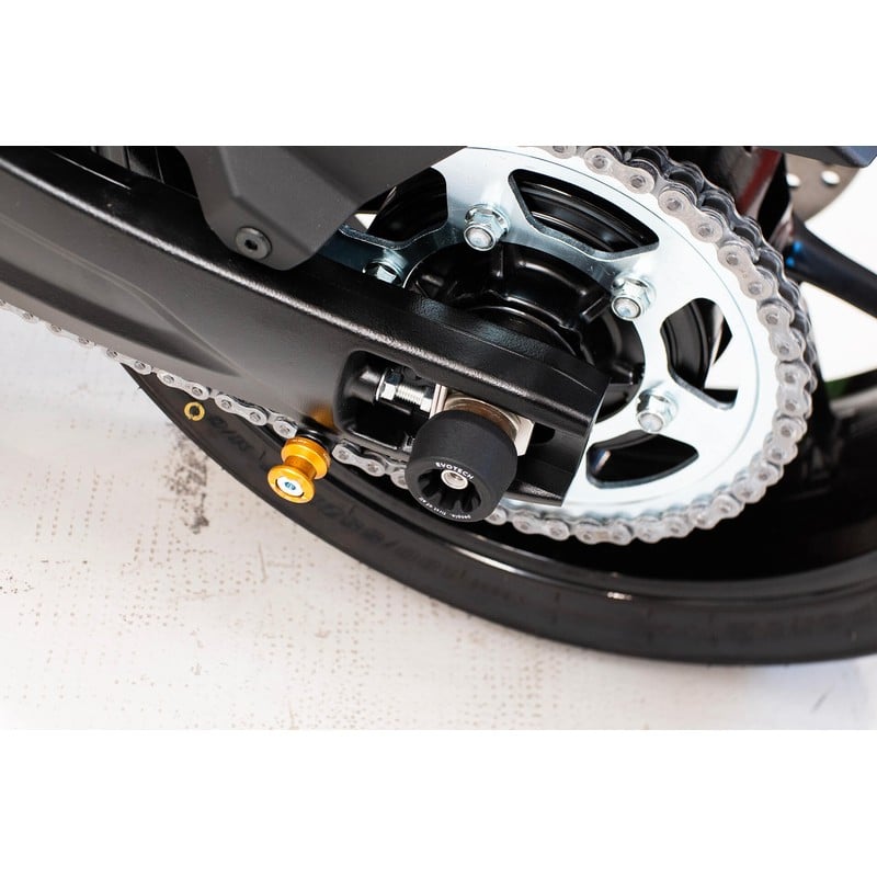 PRF-0320 Protector eje trasero Suzuki GSX-8S/ GSX-8R/ GSX-8T/ GSX-8TT