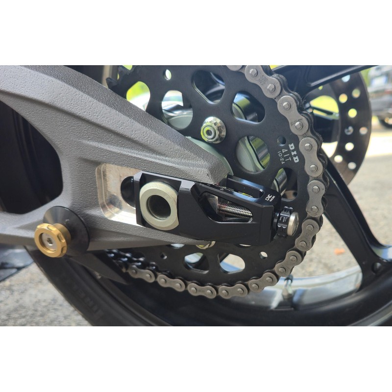 TD017 Chain Adjuster Panigale and Ducati Streetfighter V4 S 2025+ CNC Racing