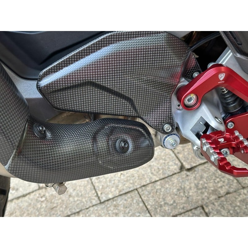 ZA371 Exhaust lower pipes heat guard in carbon for Ducati Multistrada V4 S 2025+ CNC Racing