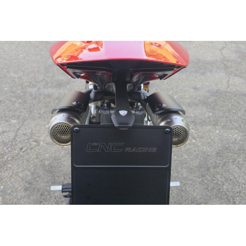 Porta targa in carbonio Panigale regolabile leggero e plug & play Ducati Streetfighter V4 S 2025+ CNC Racing