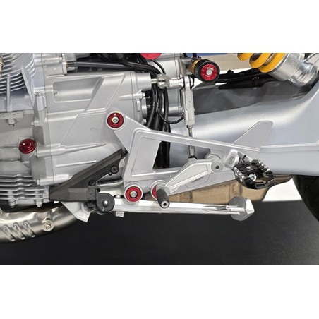 Borchie viti pedane Moto Guzzi Stelvio 2024+ CNC Racing