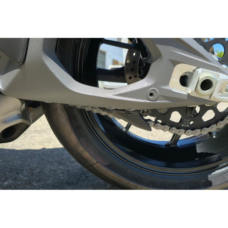 Paracatena inferiore Panigale carbonio Ducati Streetfighter V4 S 2025+ CNC Racing