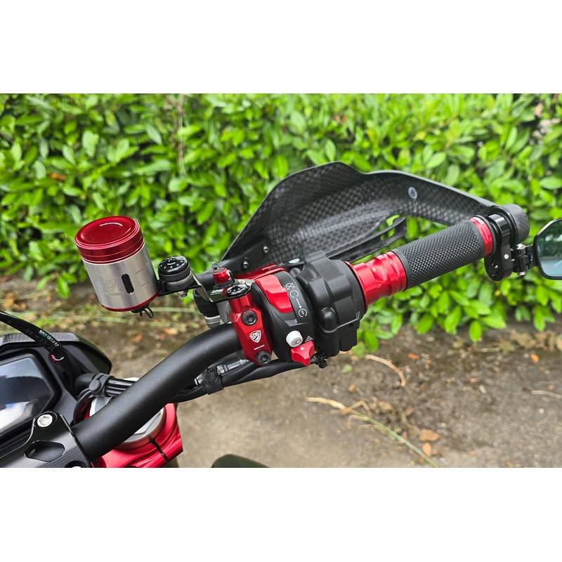 Kit staffe serbatoio fluido freno e frizione Ducati Hypermotard 698 Mono 2024+ CNC Racing
