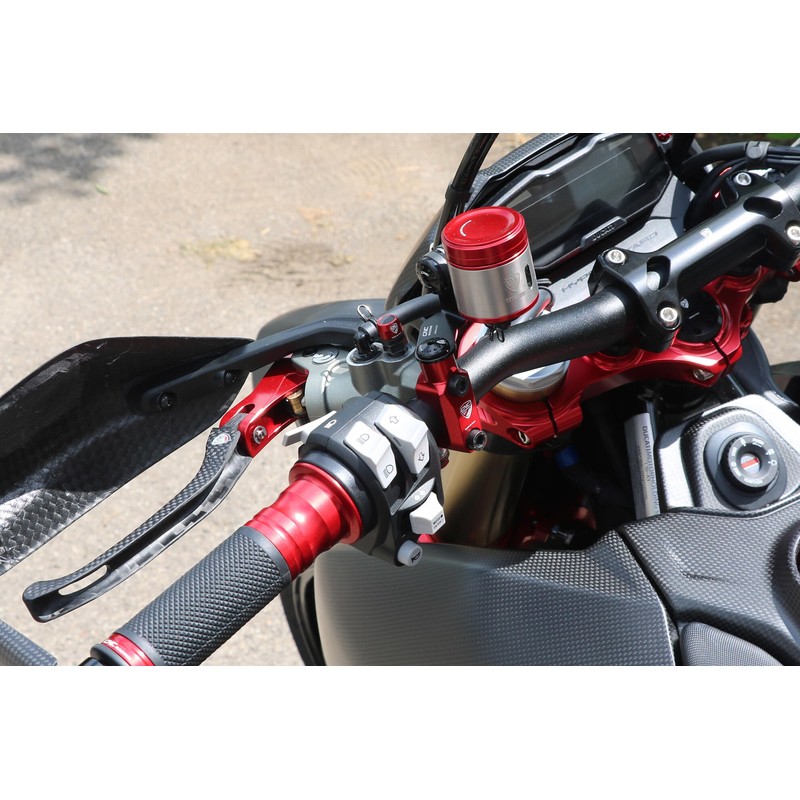 Kit staffe serbatoio fluido freno e frizione Ducati Hypermotard 698 Mono 2024+ CNC Racing