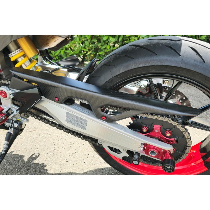 Protezione catena superiore carbonio Ducati Hypermotard 698 Mono 2024+ CNC Racing