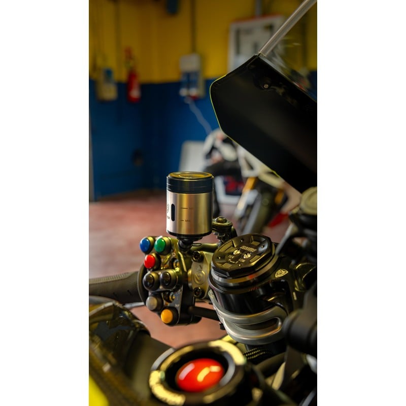 SE901_MV_AGUSTA Serbatoio olio 25 ml per freno anteriore Titanio Mv Agusta CNC Racing SE901