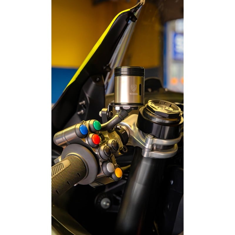 SE901_MV_AGUSTA Serbatoio olio 25 ml per freno anteriore Titanio Mv Agusta CNC Racing SE901