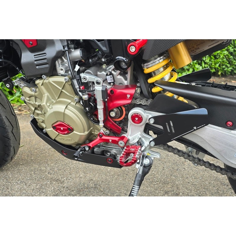 Kit paratacchi pedane Ducati Hypermotard 698 Mono 2024+ CNC Racing