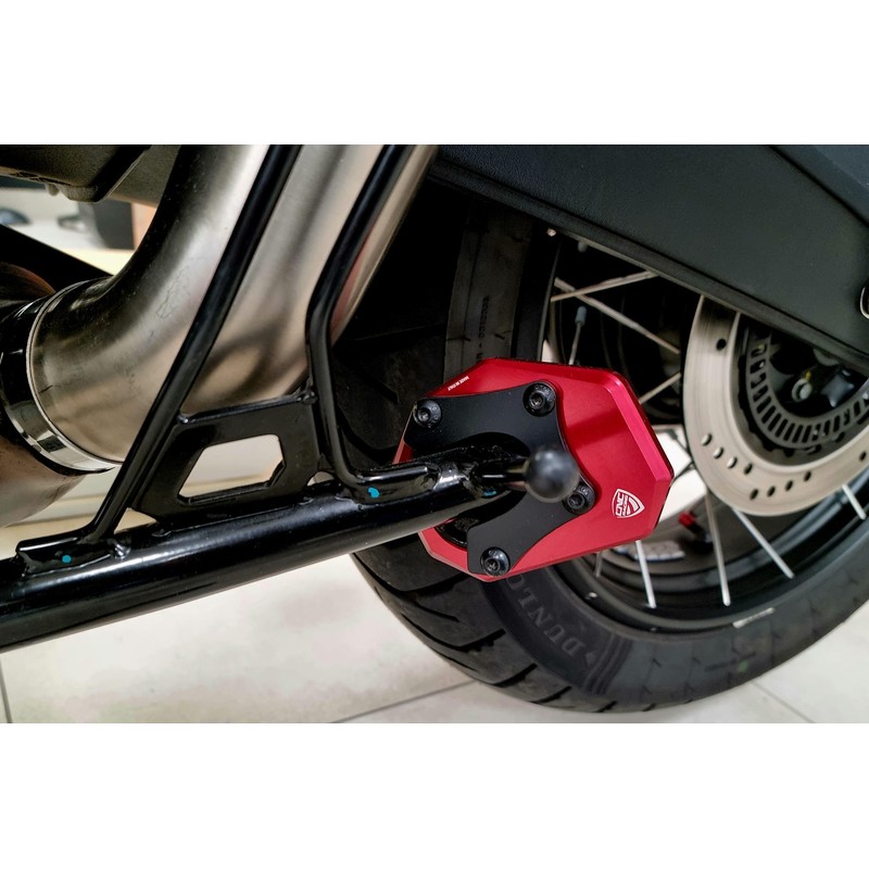 BM601 Base appoggio cavalletto Moto Guzzi V85 Tt E5 2021+ CNC Racing