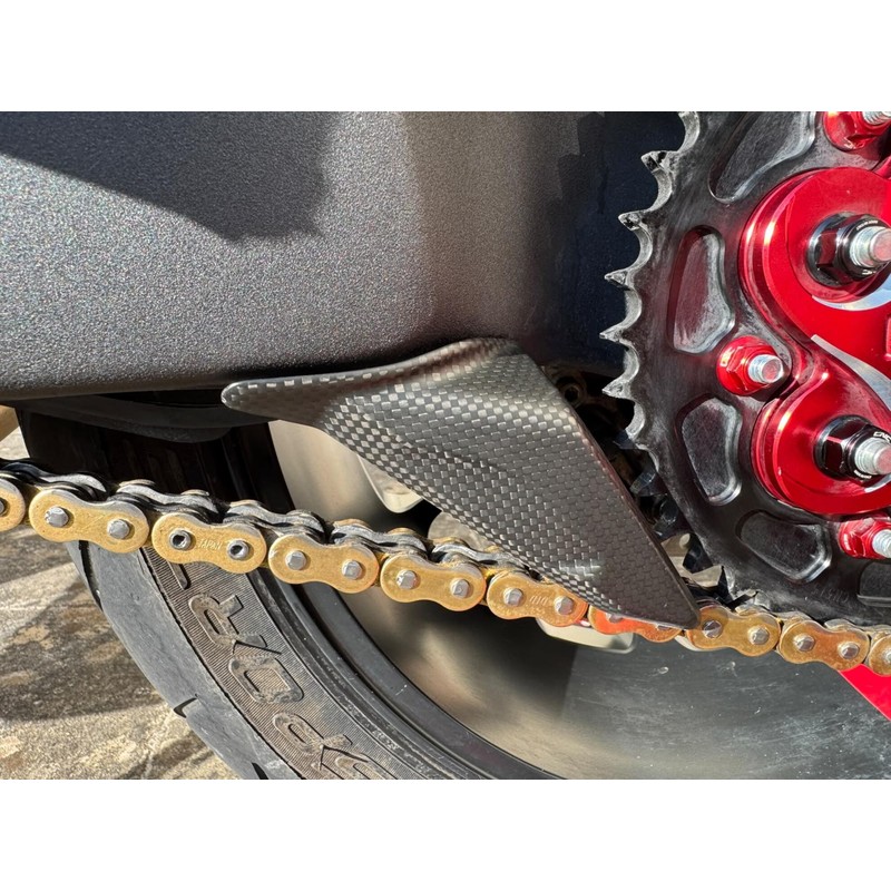 ZA368 Lower chain guard carbon and RS Ducati Multistrada V4 Pikes Peak 2022+ CNC Racing