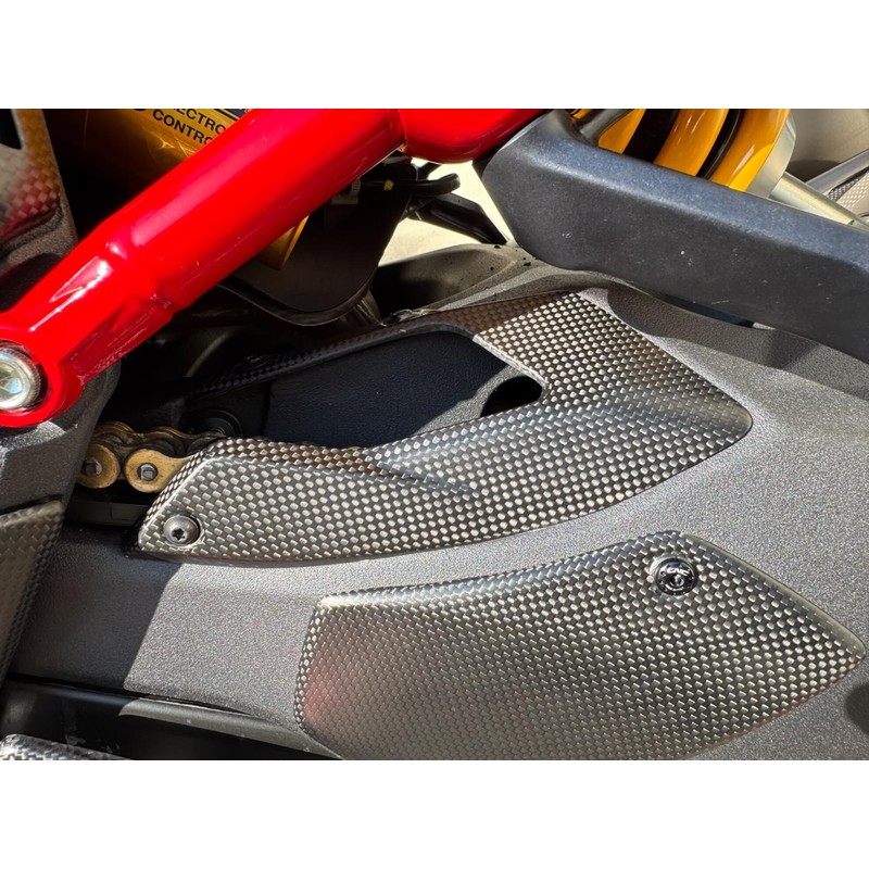 Protezione catena anteriore in carbonio Ducati Multistrada V4 Pikes Peak 2022+ CNC Racing