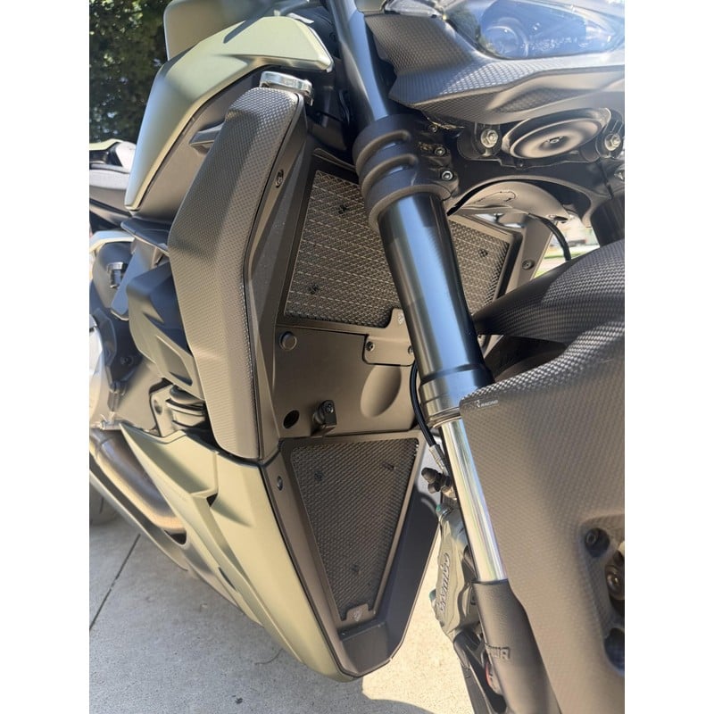 ZA208 Radiator side panels carbon Ducati Streetfighter V2 955 2022+ CNC Racing