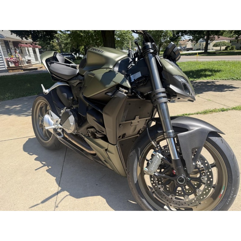 ZA208 Radiator side panels carbon Ducati Streetfighter V2 955 2022+ CNC Racing