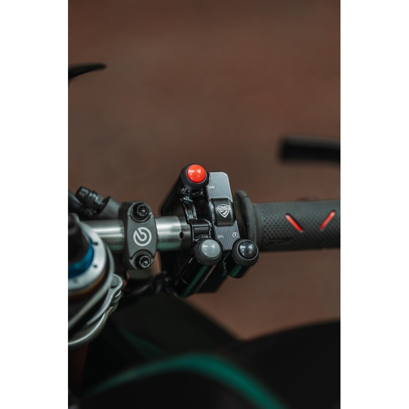 SWD81 Right handlebar switch on throttle control unit cover Ducati Superbike Panigale V4 S 2018+ CNC