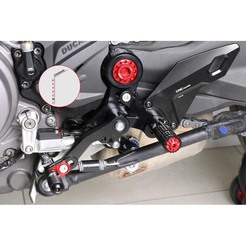 Pedane regolabili pilota Ducati Monster 937 2021+ CNC Racing