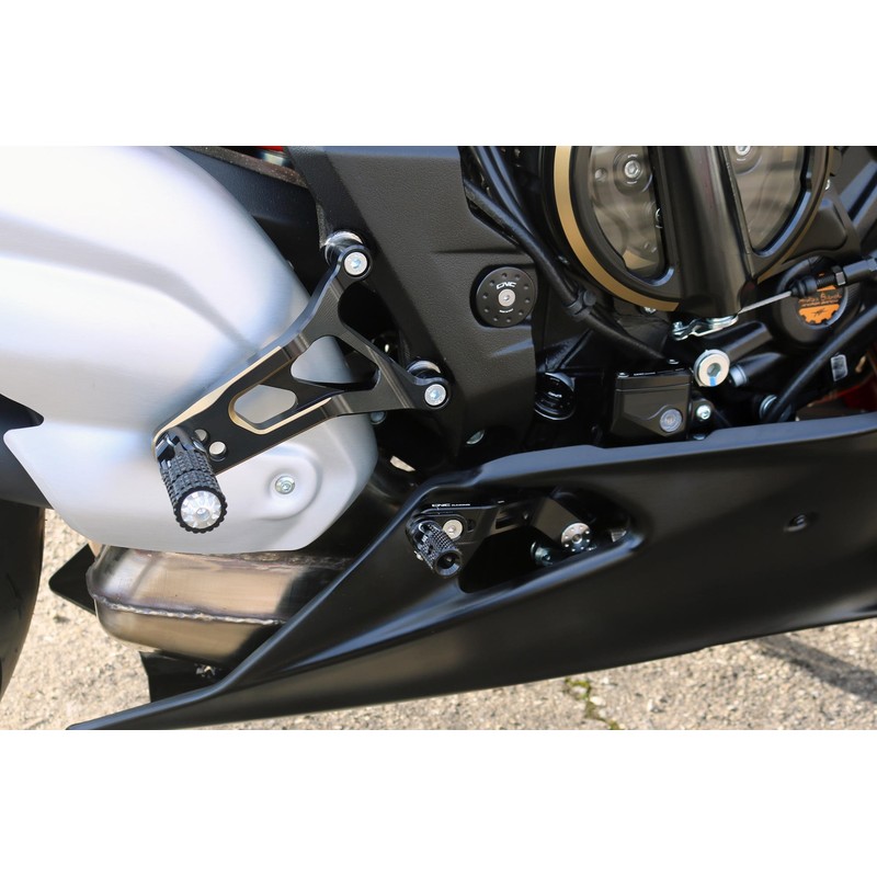 PE227_BIC Adjustable rear sets Bicolor Mv Agusta F3 675 RC E4 2018+ CNC Racing