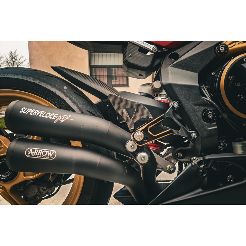 PE227_BIC Adjustable rear sets Bicolor Mv Agusta F3 675 RC E4 2018+ CNC Racing