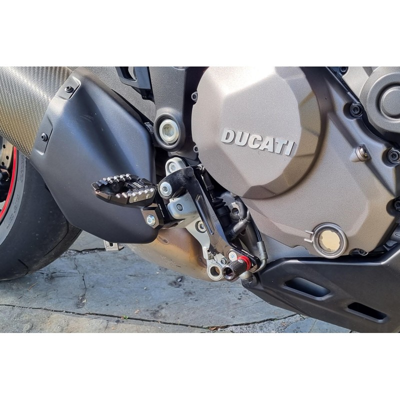 PEA51_DUCATI Riser 30 mm kit for footpegs TOURING driver Ducati CNC Racing PEA51