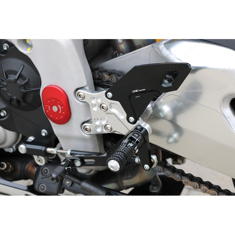 PE501 REAR SETS ADJUSTABLE FOR TUONO Aprilia Rsv4 Racing Factory 2017+ CNC Racing
