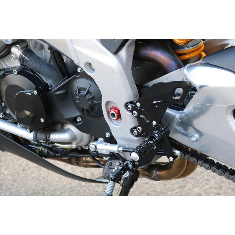 DA404_01 Dado pivot forcellone Aprilia Rsv4 Factory CNC Racing