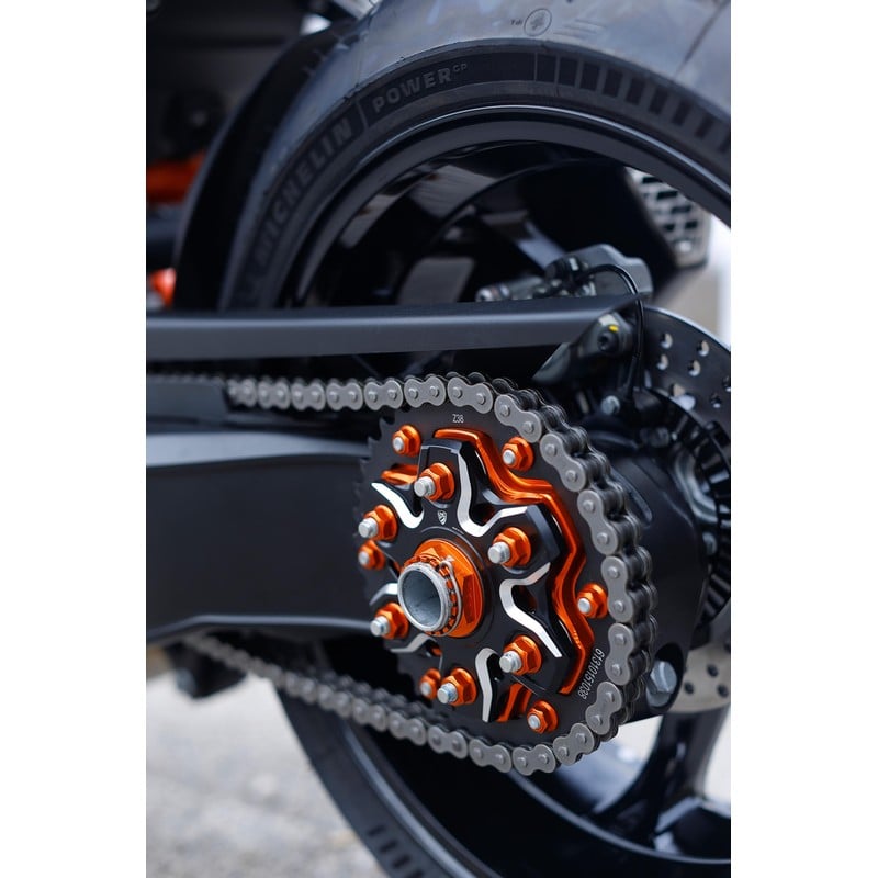 DA388_02 Dadi corona M8x1.25 Ktm Naked Bike 1290 Super Duke R 2023+ CNC Racing