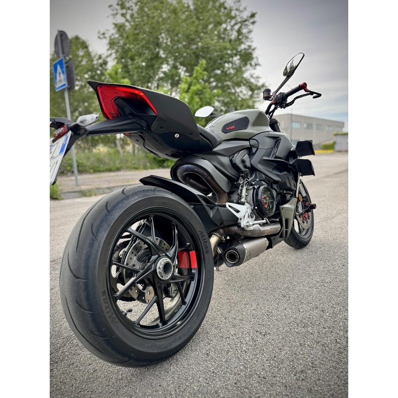 Protezione calore scarico in carbonio per Panigale e Ducati Streetfighter V2 955 2022+ CNC Racing